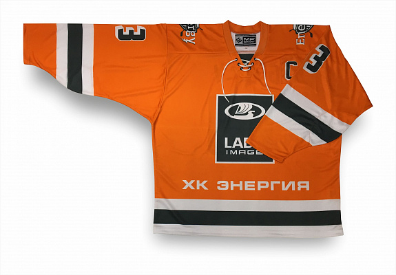 Вышивка на изделии большая 30х30 см.